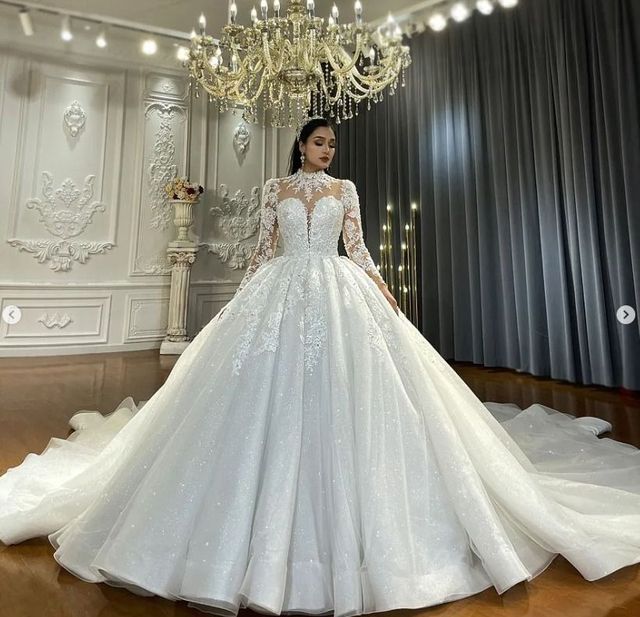 Robe de Mariée Princesse Luxury Handmade Col Brodé