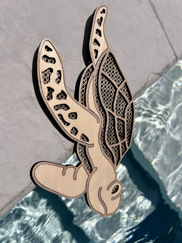 Tortue en bois effet rotin