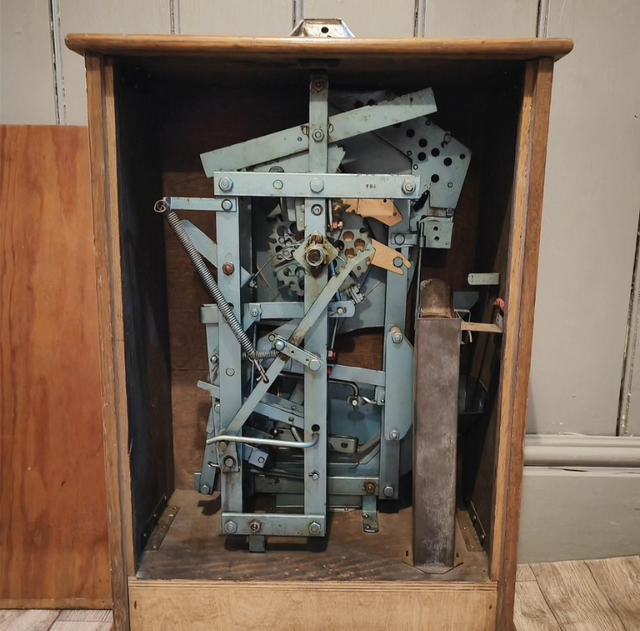 Bryan's Clock Twelvewin Penny Machine