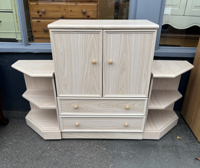 Modern Bedroom Cabinet With Drawers And 2 Matching Bedside Tables
