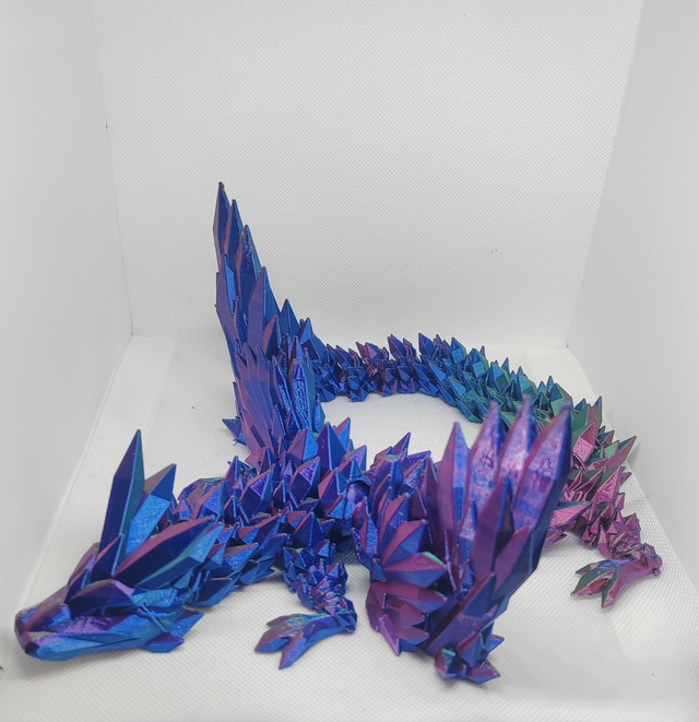 Dragon cristal avec des ailes 