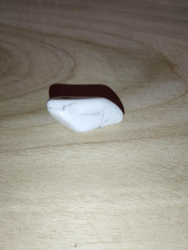 Howlite pierre roulée 