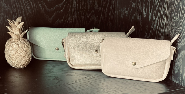 Schoudertas beige / mintgroen / goud 