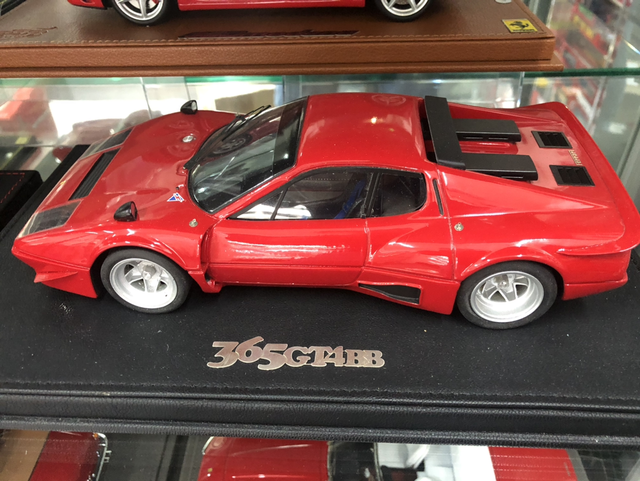 Ferrari 365 GT4 BB 1977 Rot Remember 1:18