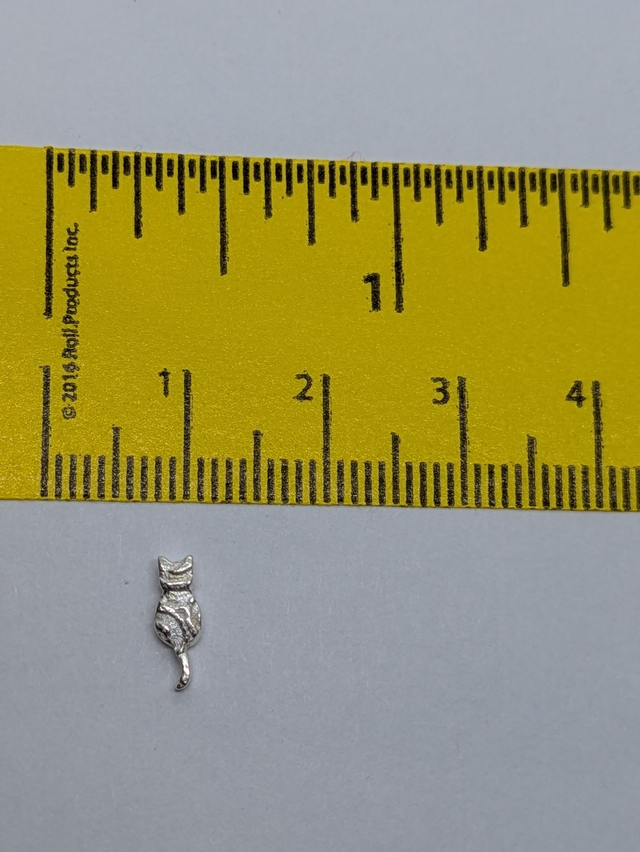 Medium Sitting Cat Earrings