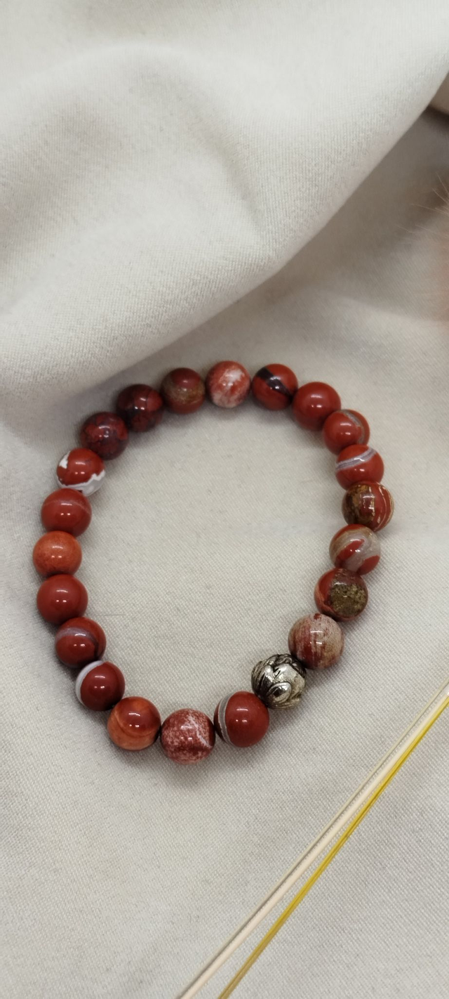 N° 372. Bracelet 16 cm en pierres naturelles de 8 mm (jaspe rouge). 
