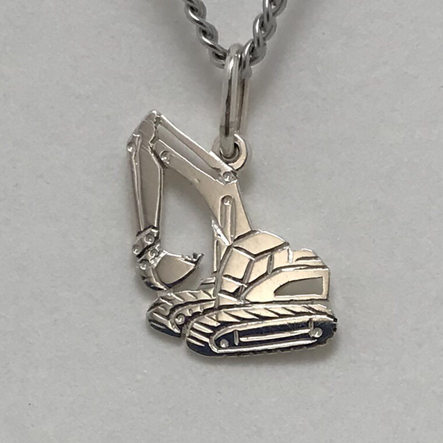 Pendentif pelleteuse ( petit modèle 16mm de haut)