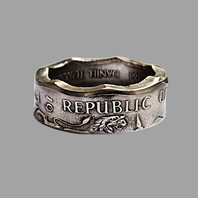 Kenya 5 Shillings 1985 coin ring  