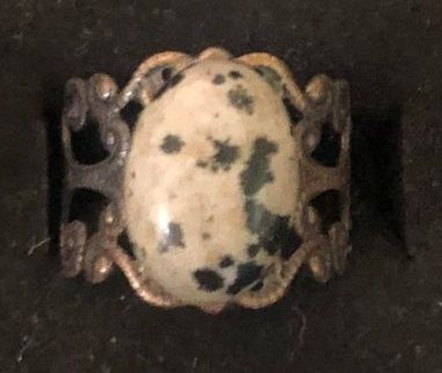 jaspe dalmatien (bague baroque bronzée) 