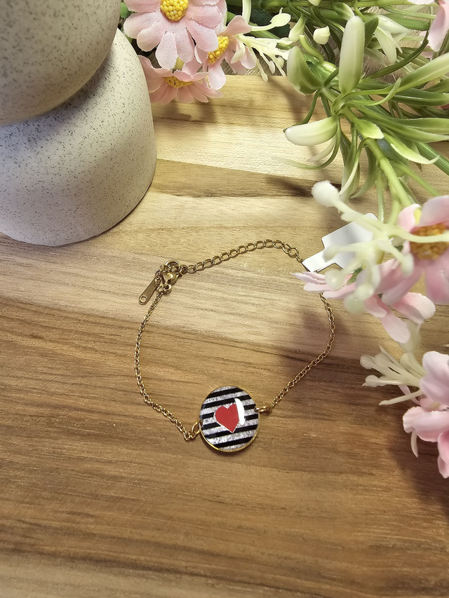 Bracelet 16mm Or -&quot;Un Cœur à la Mer&quot; — L&#039;élégance au rythme des vagues-noir coeur rouge