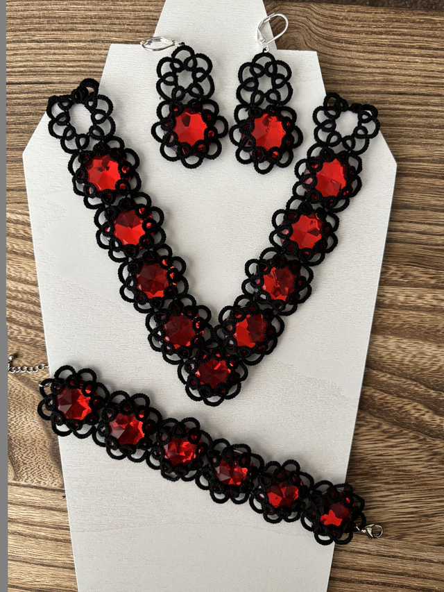 Red & black necklace, bracelet & earrings 