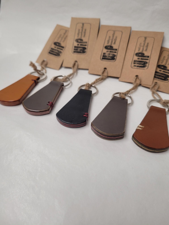 Small Leather Fan Key Fob - Dickie - ML-001