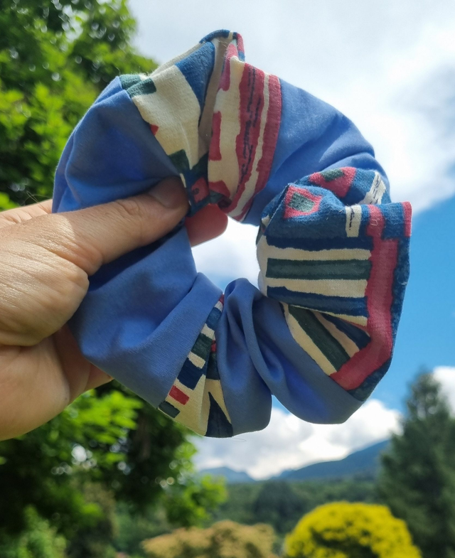 Chouchou fleuri et coloré