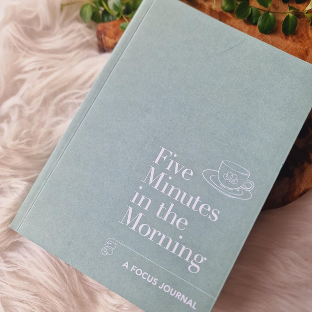 Five Minutes In The Morning - A Focus Journal 