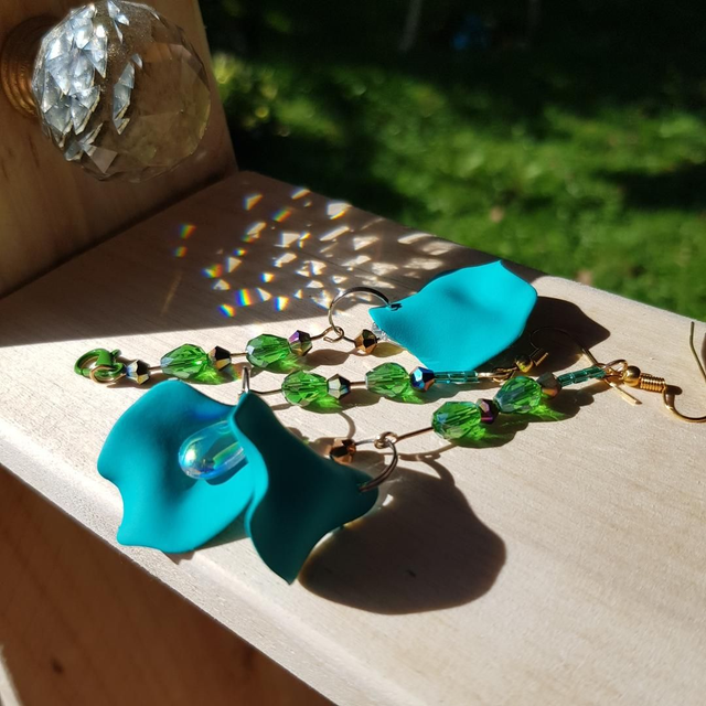 Bijou de sac Fleur verte – Création Vibratoire