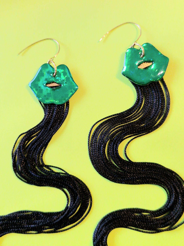 Pepsodent Smiles, Emerald Affair