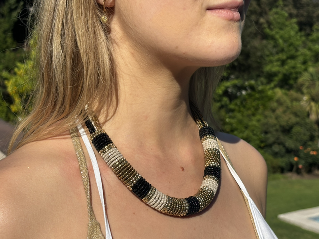 Collar zulu mostacilla múltiple dorado