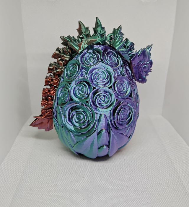 Œuf de dragon roses 