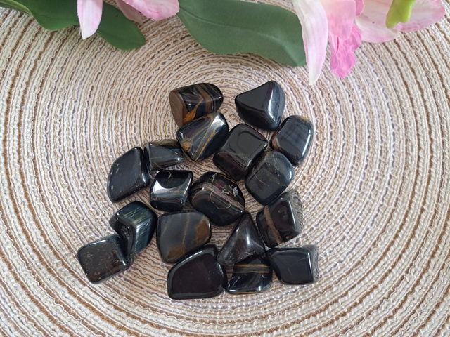 Pierre roulée oeil de faucon