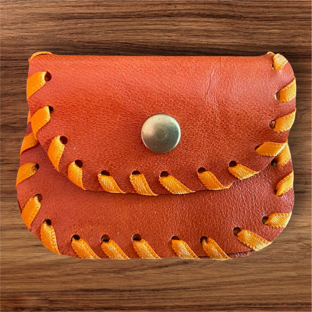 Pochette à chapelet en cuir orange