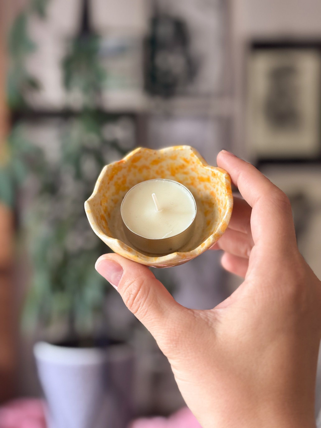 Świecznik "Skorupka" w odcieniach pomarańczu