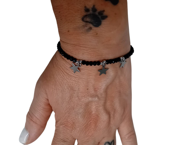 Bracciale perline nero charms stelle