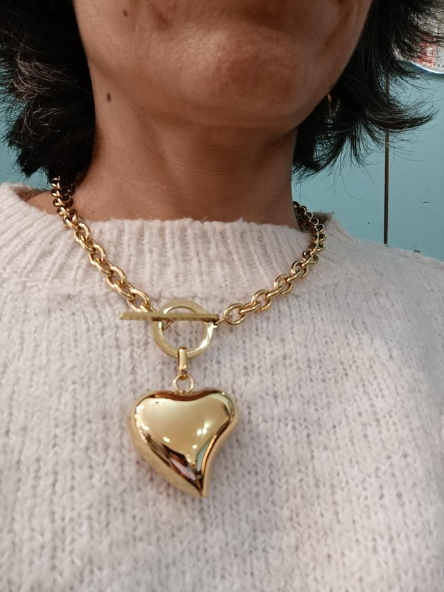 Collar corazón dorado