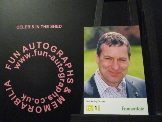 John Middleton (Rev. Ashley Thomas) Original Emmerdale Yellow &amp; White Itv1 Logo Cast Card