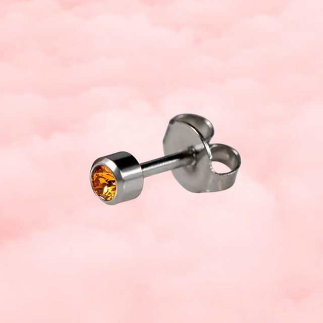 Topaz
November Birthstone
Polished White Stainless Single