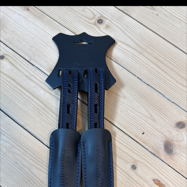 Steigbügelriemen Skeggi T-Lock Different Colour Naht blau