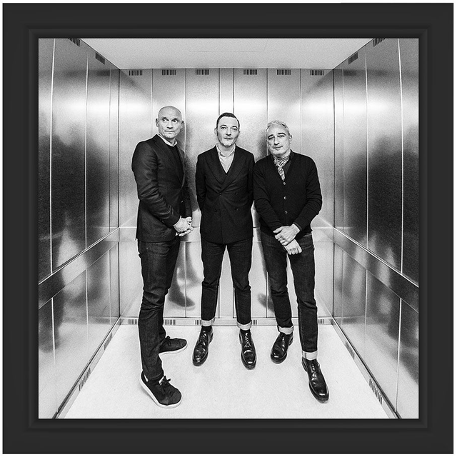 LOUISE ATTAQUE 01/05 Signée