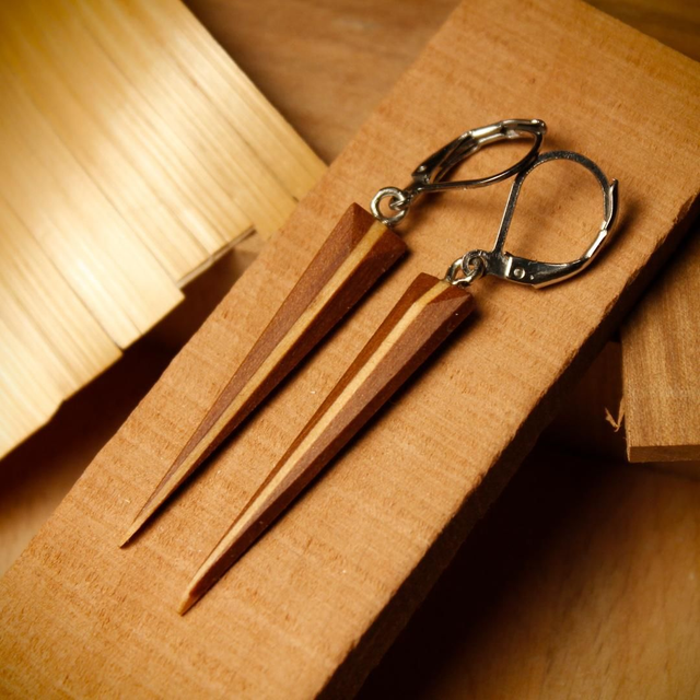 Long triangles ligne centrale claire