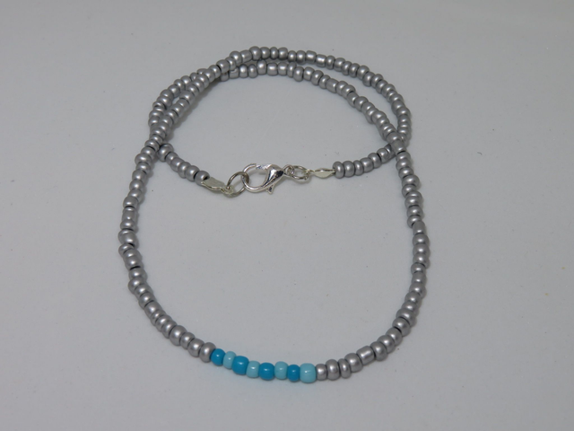 Collier rocaille argenté et turquoise