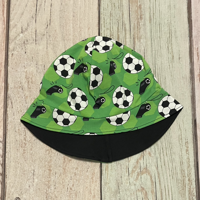 Sonnenhut, Größe 53-55, Fußball grün
