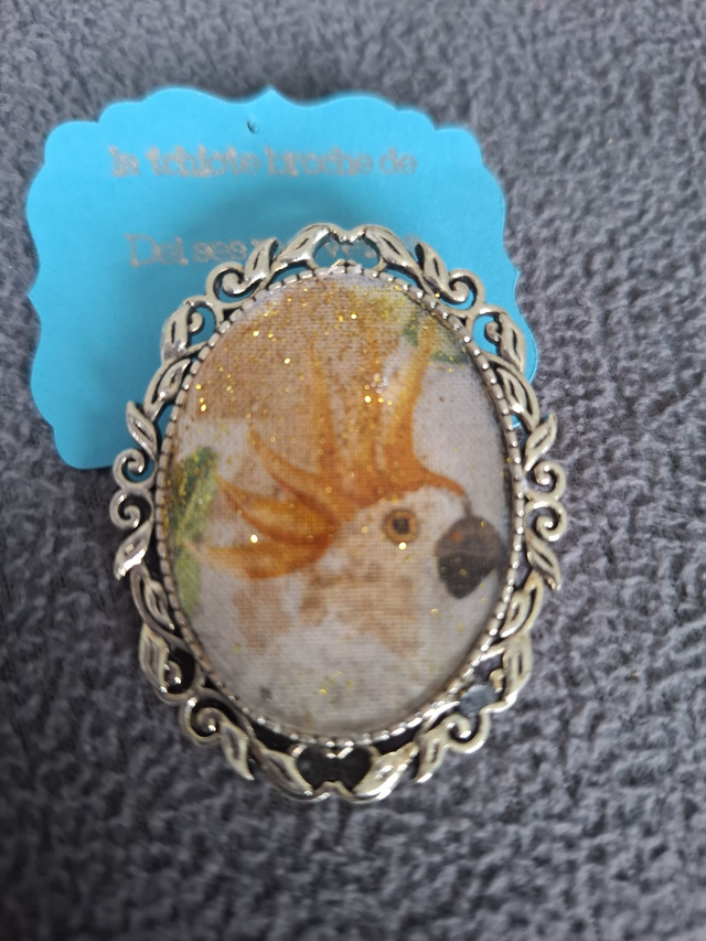 La tchiote broche vintage baroque