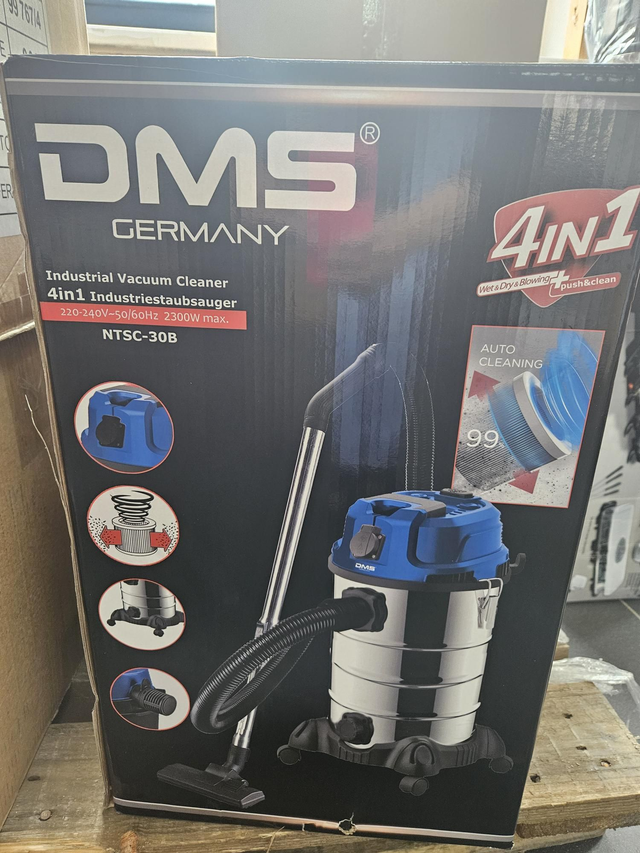 DMS Industriestaubsauger(Nass und Trocken)rot mit 2300 Watt 