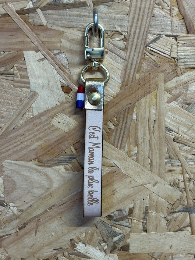 Porte-clés en cuir &quot;C&#039;est maman la plus belle&quot;