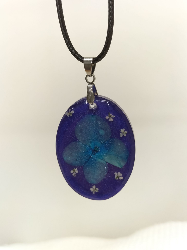 Pendentif ovale bleu