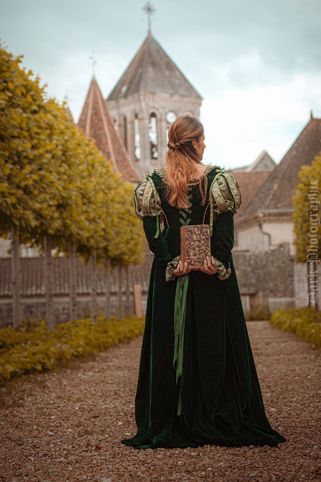 Robe Renaissance italienne verte – Pièce unique (occasion)