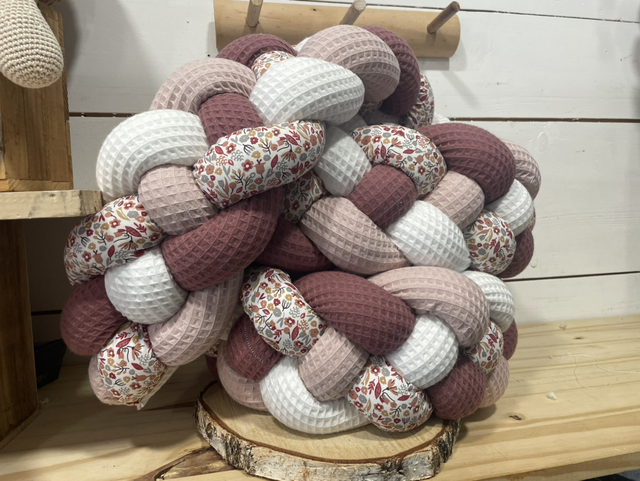 Tresse de lit tons fleuri lie de vin rose blanc 