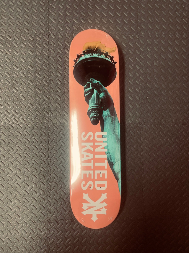 Zoo York  Skateboard deck (7.75" - United Skates)
