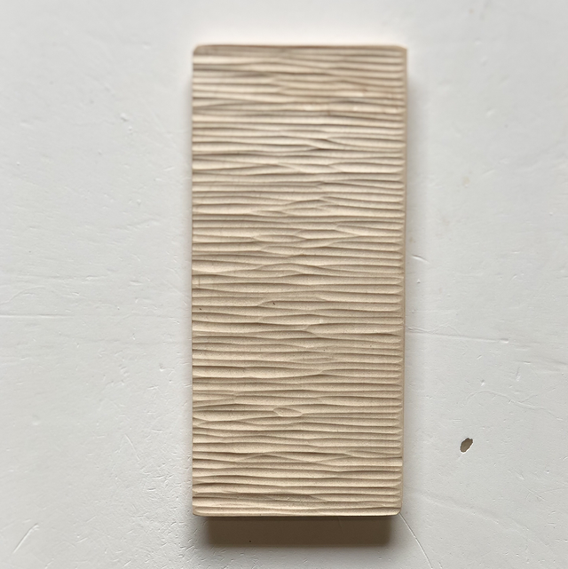 Plateau sculpté en sycomore 