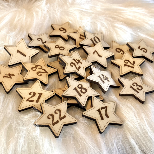 Étoiles en bois gravées 1 à 24 – Accessoires pour calendrier de l’Avent à coller ou suspendre