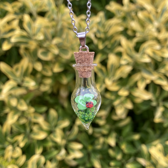 Pendentif trèfle à 4 feuilles