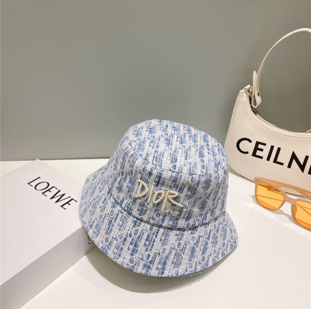 Chapeaux CD
