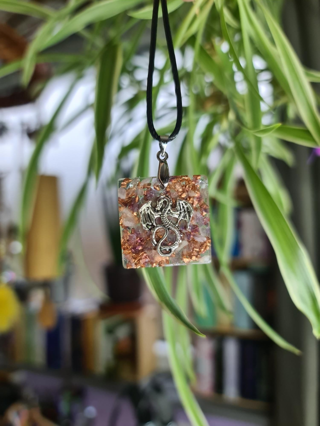 Médaillon carré dragon Améthyste 