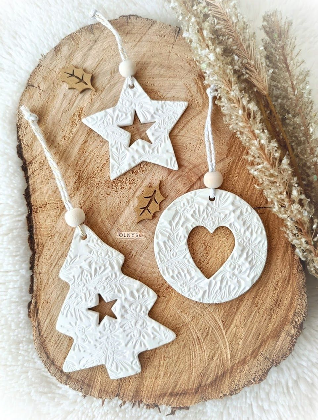 Décorations de Noël / Ornements étoile - coeur - sapin en argile (relief houx)