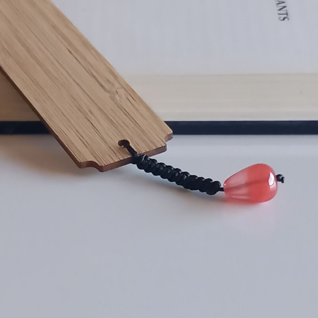 Marque-pages en bambou et Quartz cerise