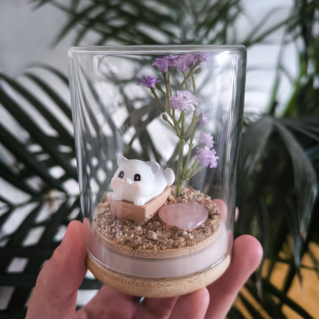 Ami protecteur - Chat dans son carton (quartz rose)