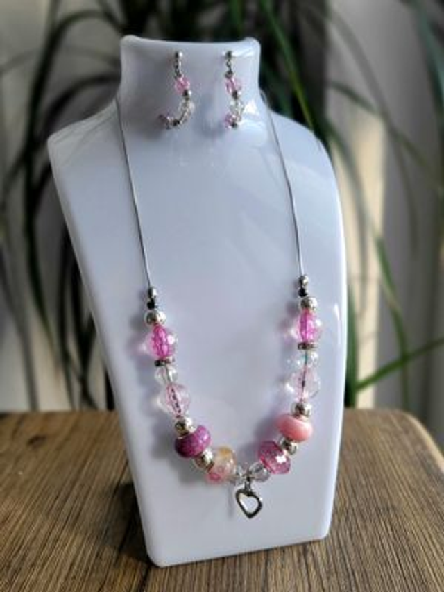Matching set of pink lamp-work necklace & earrings